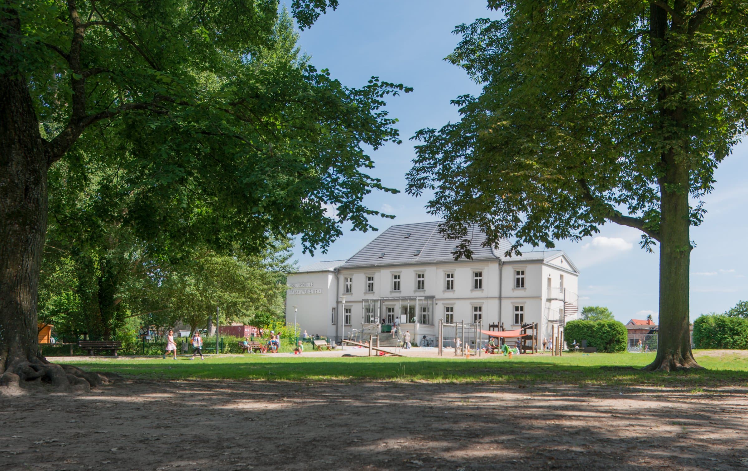 Grundschule Schwanenteich - Bild 1